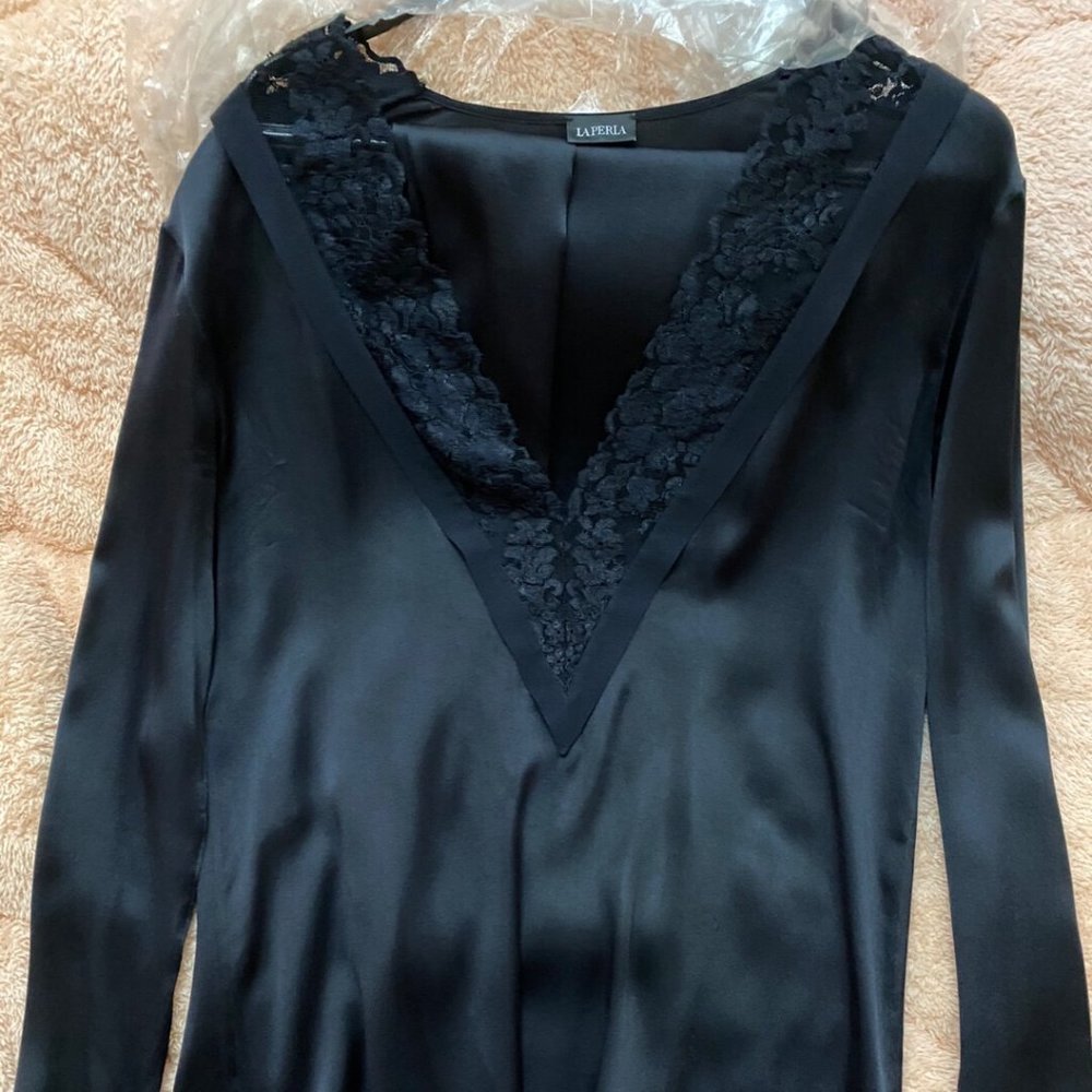 Deep V La Perla Silk robe sleepwear top long sleeve